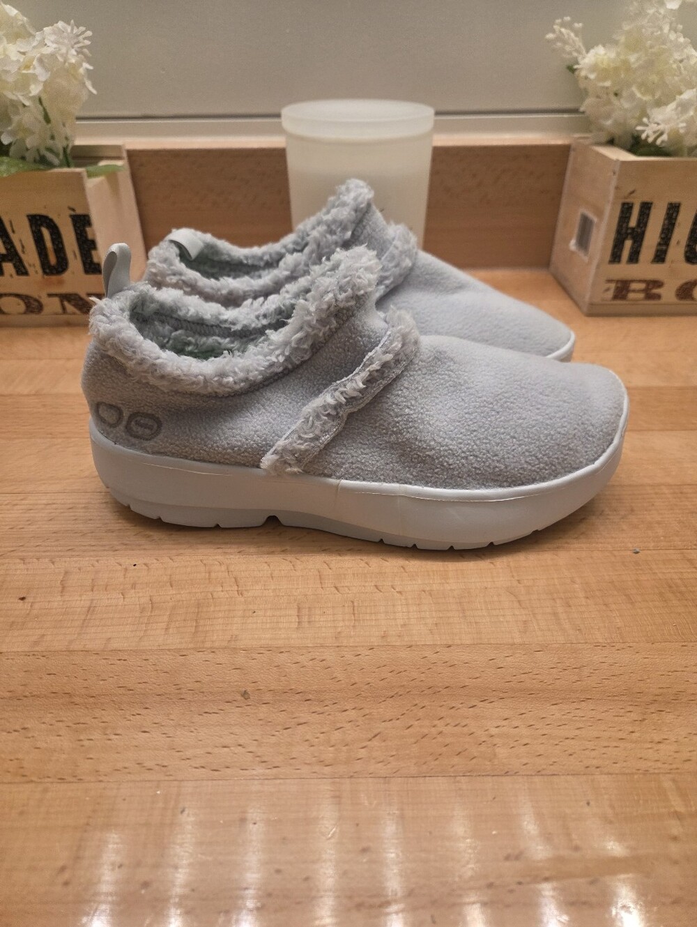 OOFOS Women's OOcoozie Low Recovery Mule Shoe Light Gray Size US 7/EU38